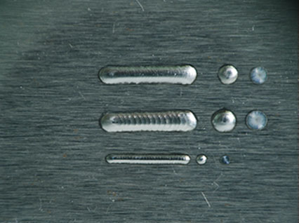 <a href='http://www.123328.net/product/3.htm' class='text_a'>模具激光焊機</a>修復(fù)鏡面模具效果